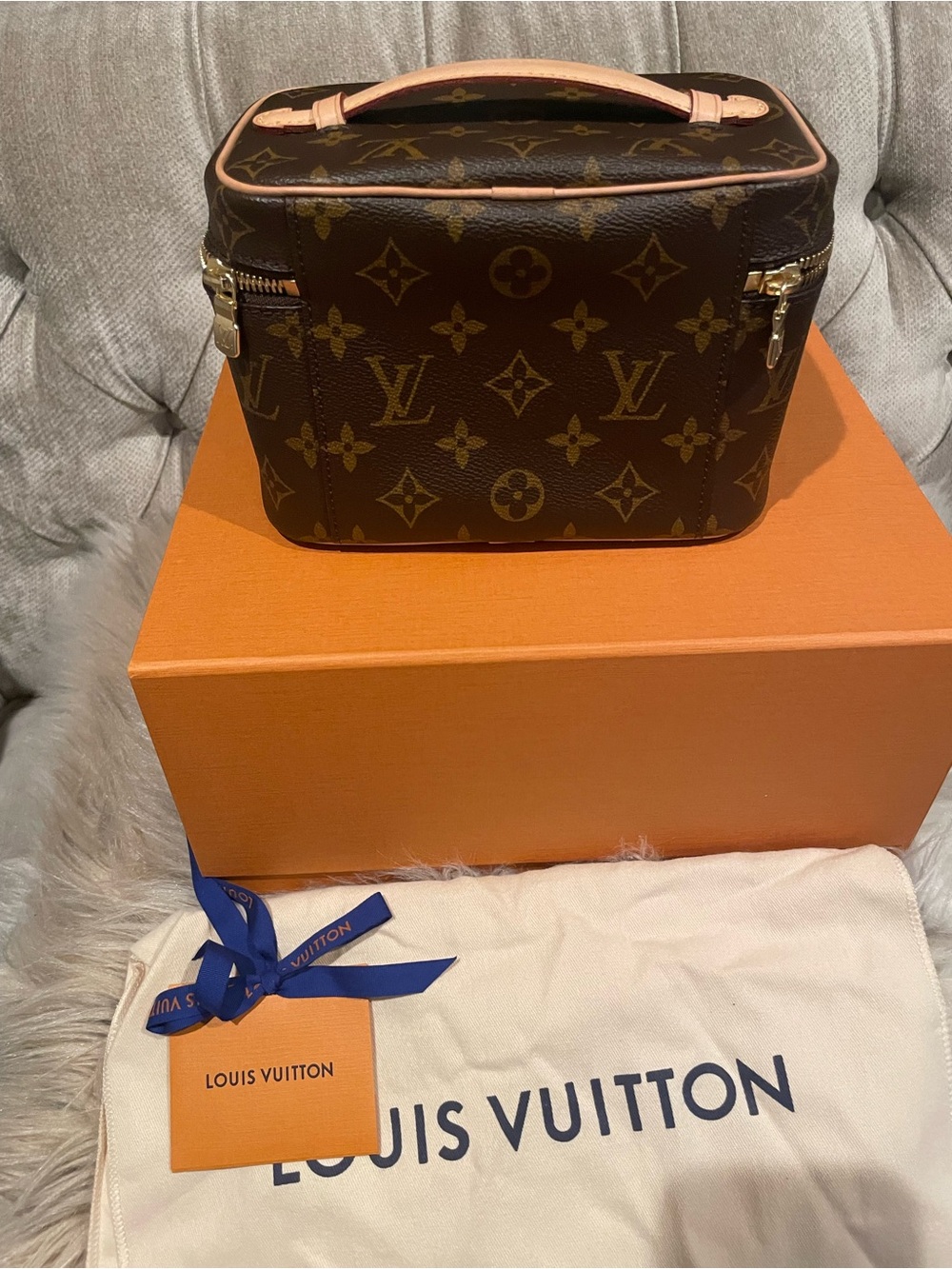 Louis Vuitton Brown Monogram Vanity Case with Tan Trim NICE MINI - Picture 3 of 4